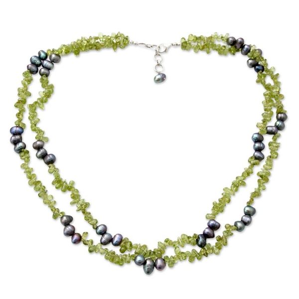 Alternate image for Pearl and peridot strand necklace Opulent Lime