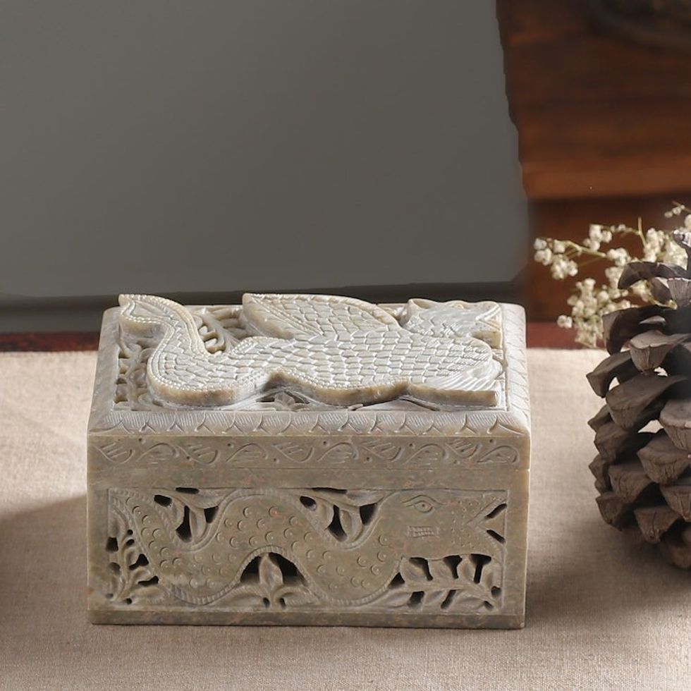 Soapstone jewelry box 'Majestic Dragon'
