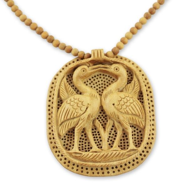 Alternate image for Wood pendant necklace Swan Kiss