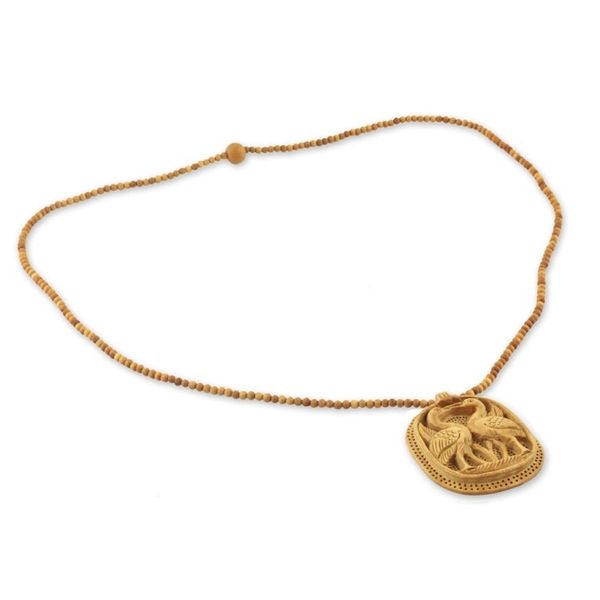 Alternate image for Wood pendant necklace Swan Kiss