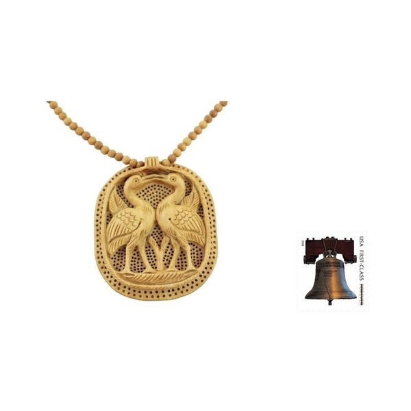 Alternate image for Wood pendant necklace Swan Kiss
