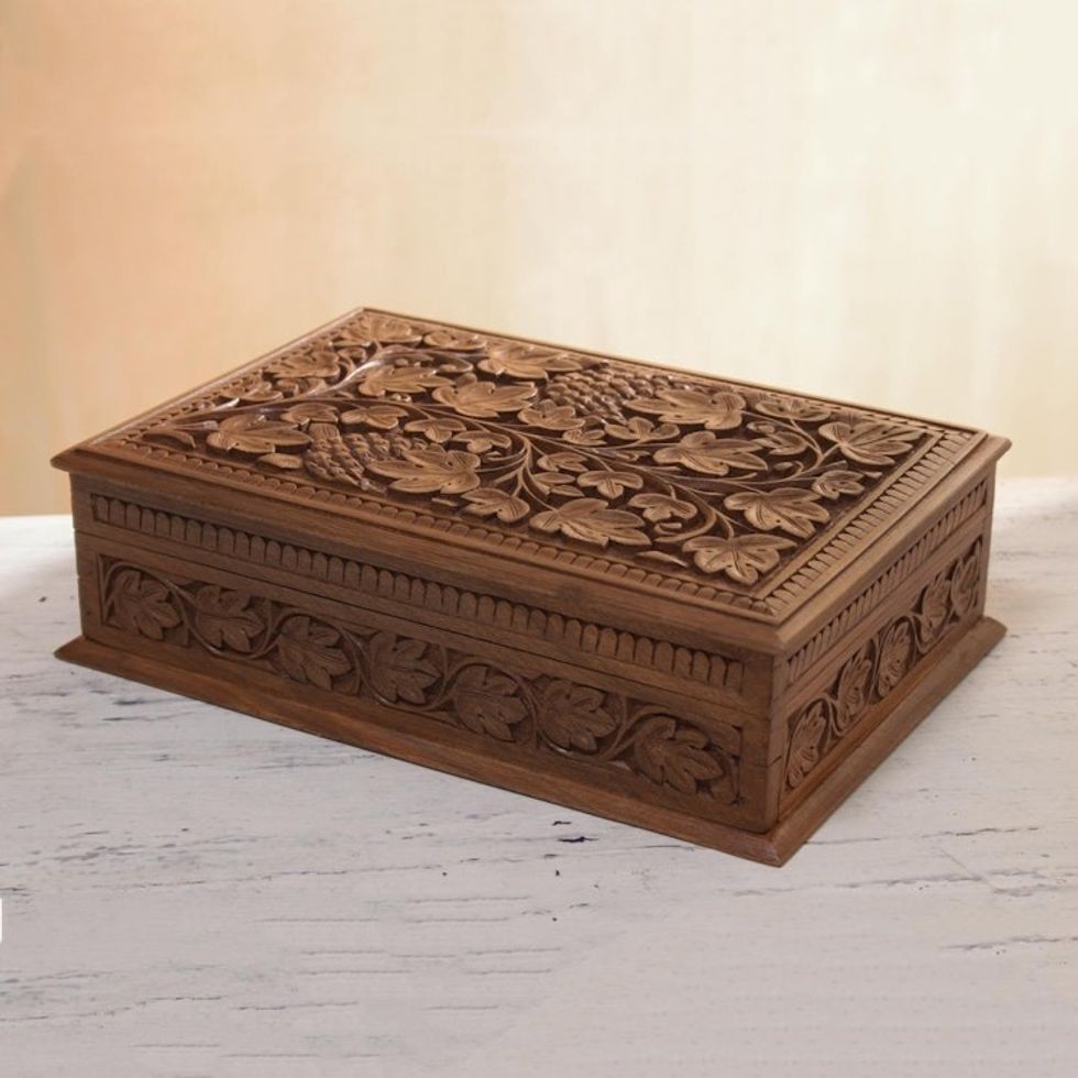 Walnut wood jewelry box 'Tempting Grapes'