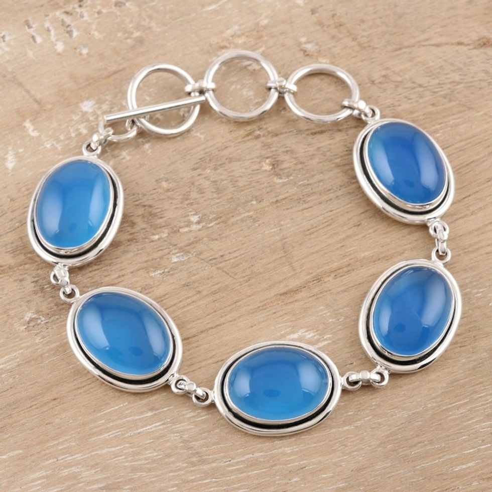 Chalcedony link bracelet 'Blue Chic'