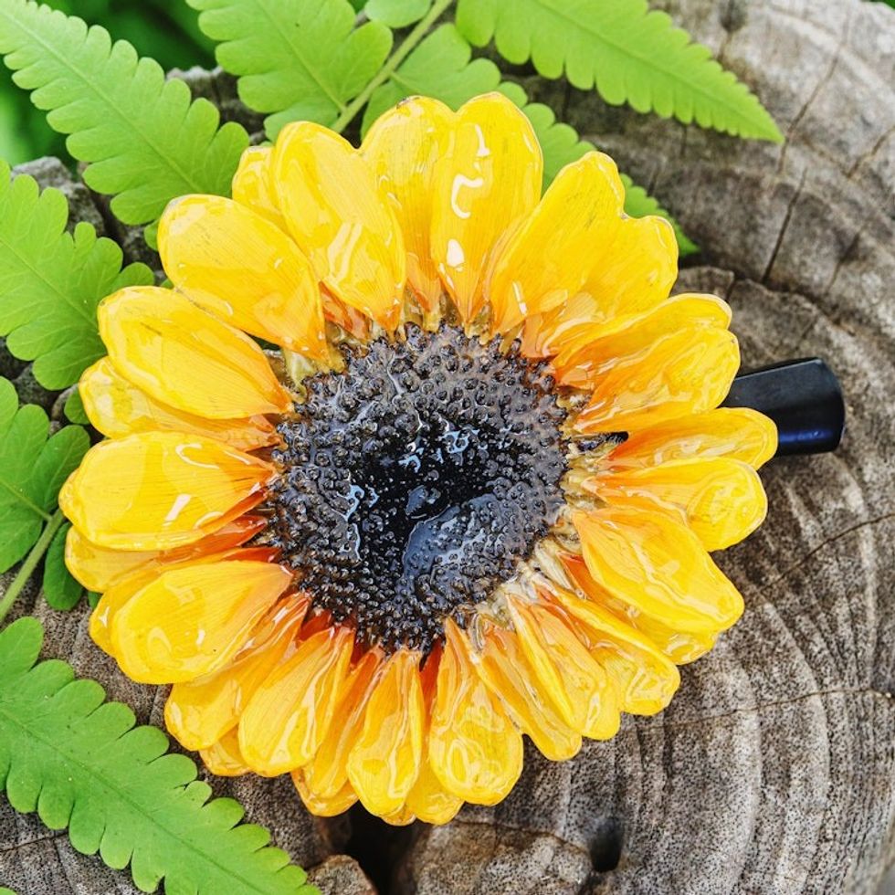 Spring-Themed Thai Artisan-Made Natural Sunflower Hair Clip 'Sunflower Day'