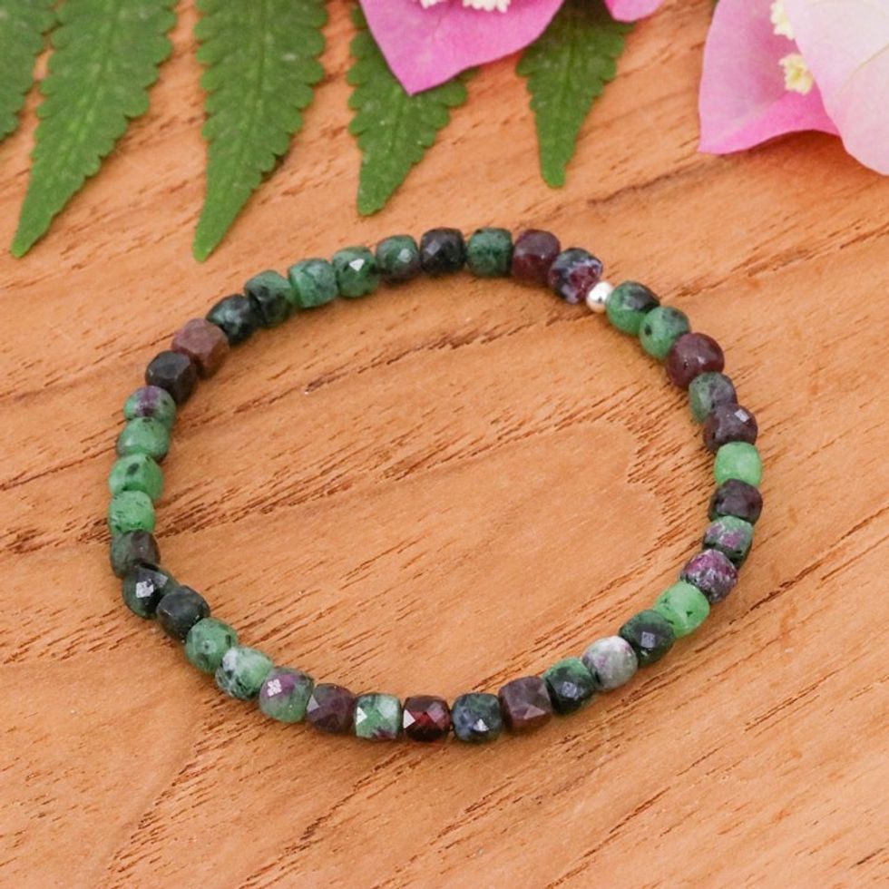 Thai 23-Carat Faceted Natural Ruby Zoisite Stretch Bracelet 'Grateful Colors of Chiang Mai'