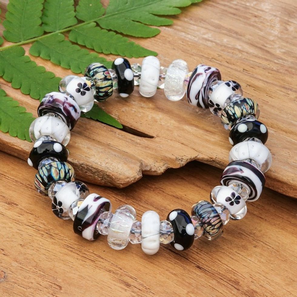 Black and White Blown Glass Crystal Beaded Stretch Bracelet 'Sublime Spell'