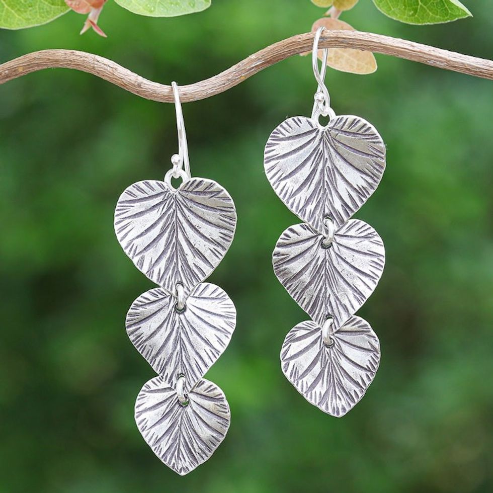 Oxidized Heart-Shaped Leafy Silver Dangle Earrings 'Romantic Foliage'
