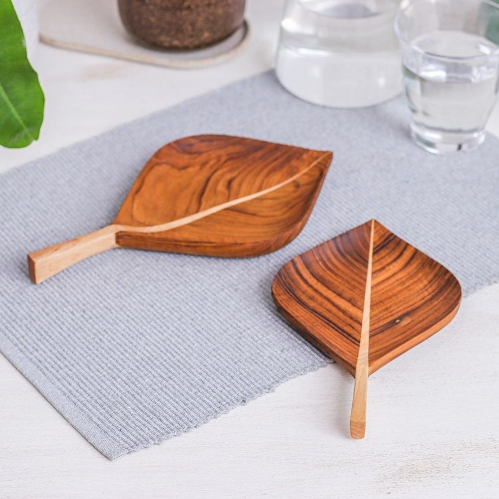 Set of 2 Leafy Natural Brown Teak Wood Appetizer Plates 'Leafy Ambrosia'