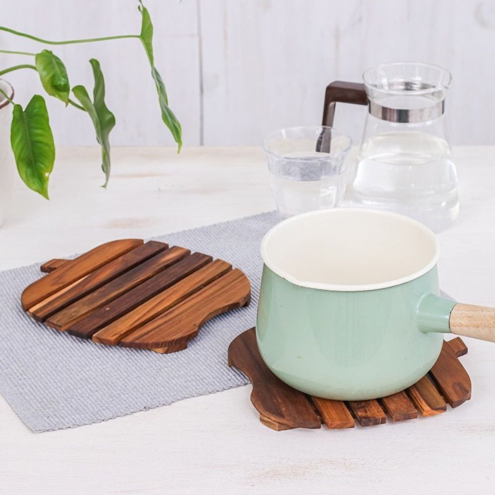Apple-Shaped Teak Wood Pot Stand Handcrafted in Thailand 'Fruitful Banquet'