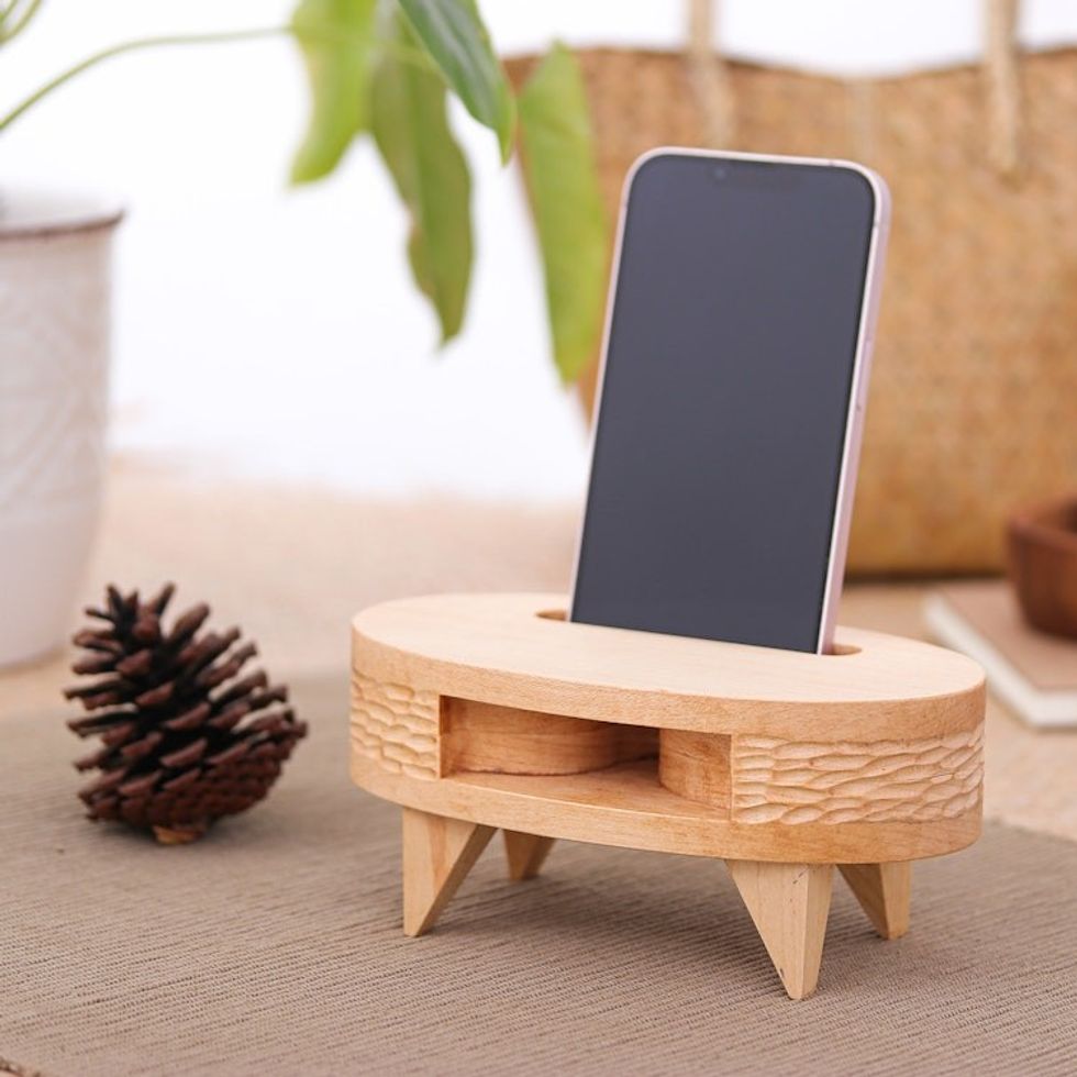Maple Wood Phone Speaker Hand-Carved in Thailand 'Music to Your Ears'