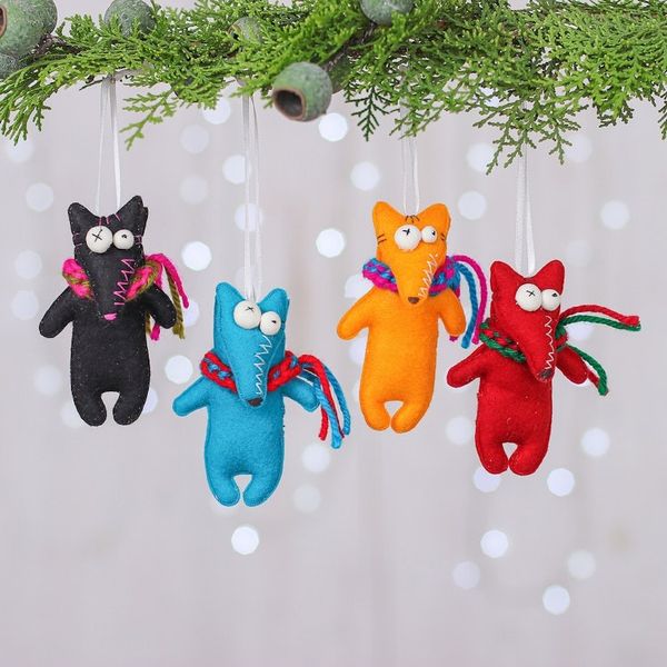 Alternate image for Set of 4 Handcrafted Fox Felt Ornaments in Diverse Hues Colors Foxes