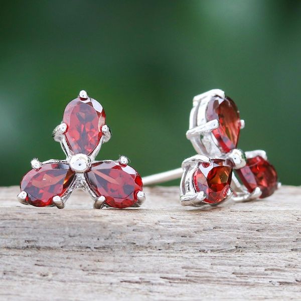 Alternate image for Clover-Themed Button Earrings with Three-Carat Garnet Gems Perseverance Clover