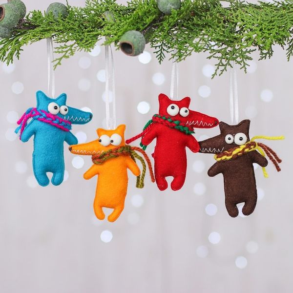 Alternate image for Set of 4 Handmade Crocodile Felt Ornaments in Diverse Hues Colors Crocodiles