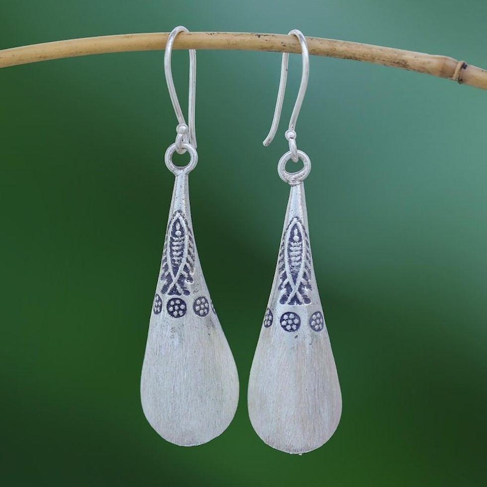 Fish Pattern Karen Silver Dangle Earrings from Thailand 'Fish Stamp'
