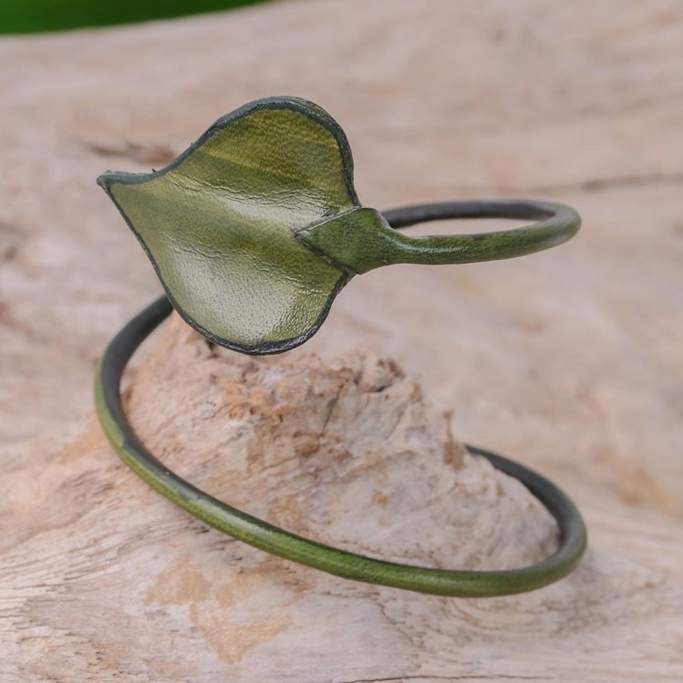 Leaf-Themed Leather Wrap Bracelet in Olive from Thailand 'Heart Leaf in Olive'