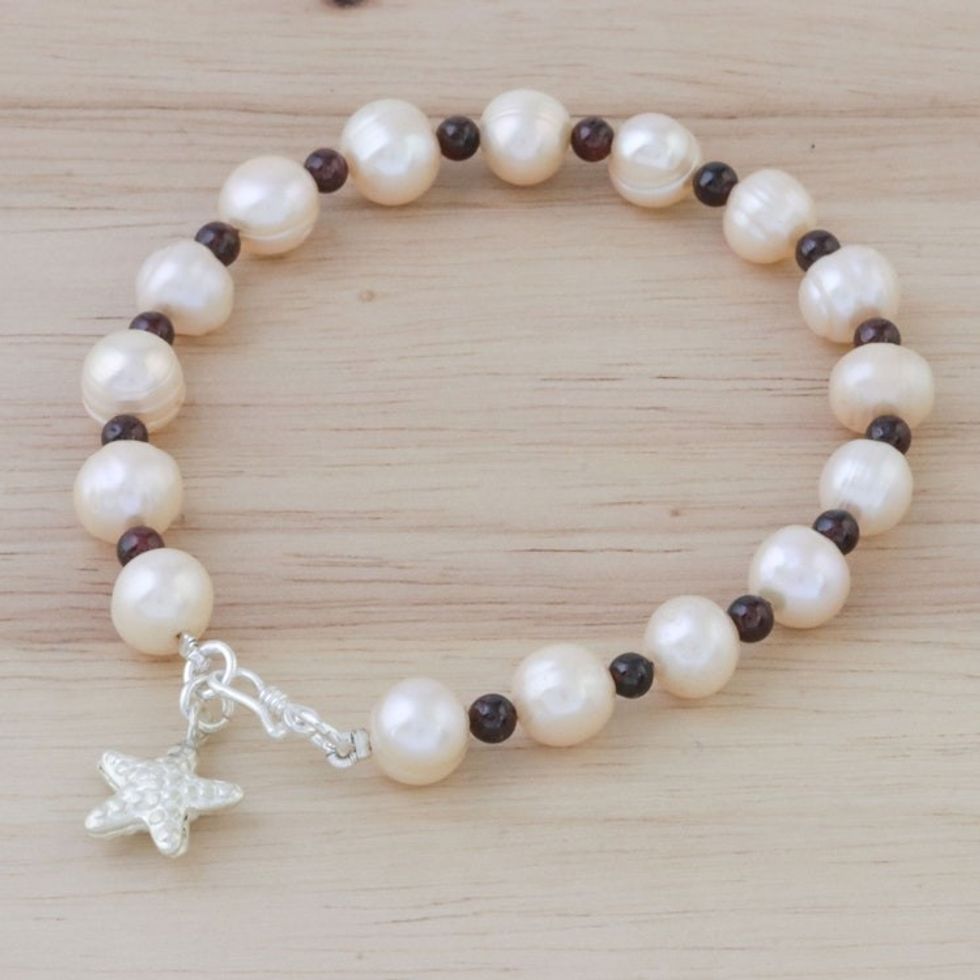 Beaded Cultured Freshwater Pearl Garnet Starfish Bracelet 'Starfish Love'