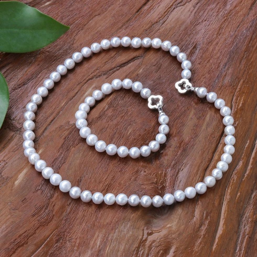 Artisan Crafted Grey Cultured Pearl Necklace and Bracelet 'Precious Dream in Silver'