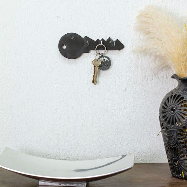 Alternate image for Minimalist Key-Shaped Hand-Carved Black Marble Key Rack Dark King of Keys