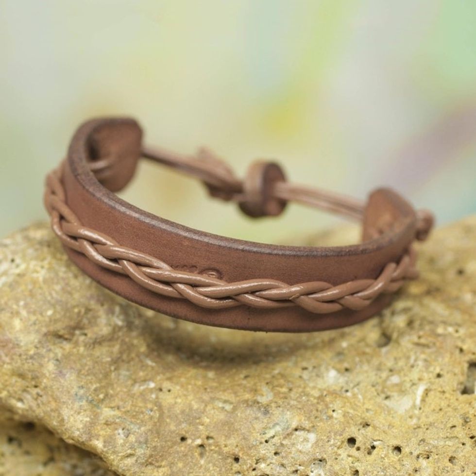 Tan Colored Leather Wristband Bracelet for Men 'Simple Twist in Tan'
