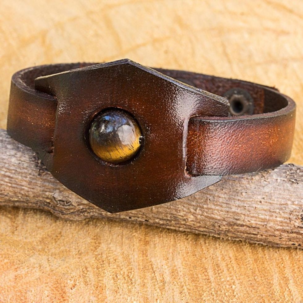 Artisan Crafted Tiger's Eye and Leather Band Bracelet 'Earthy Essence'