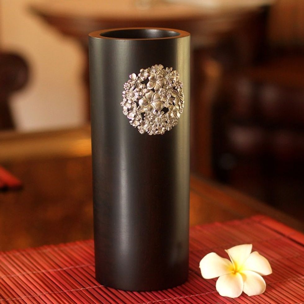 Mango wood and pewter vase 'Floral Bouquet'