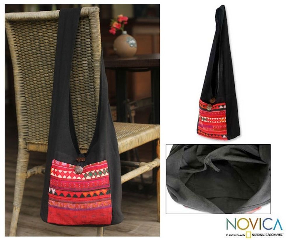 Handcrafted Cotton Shoulder Bag 'Akha Dreams'