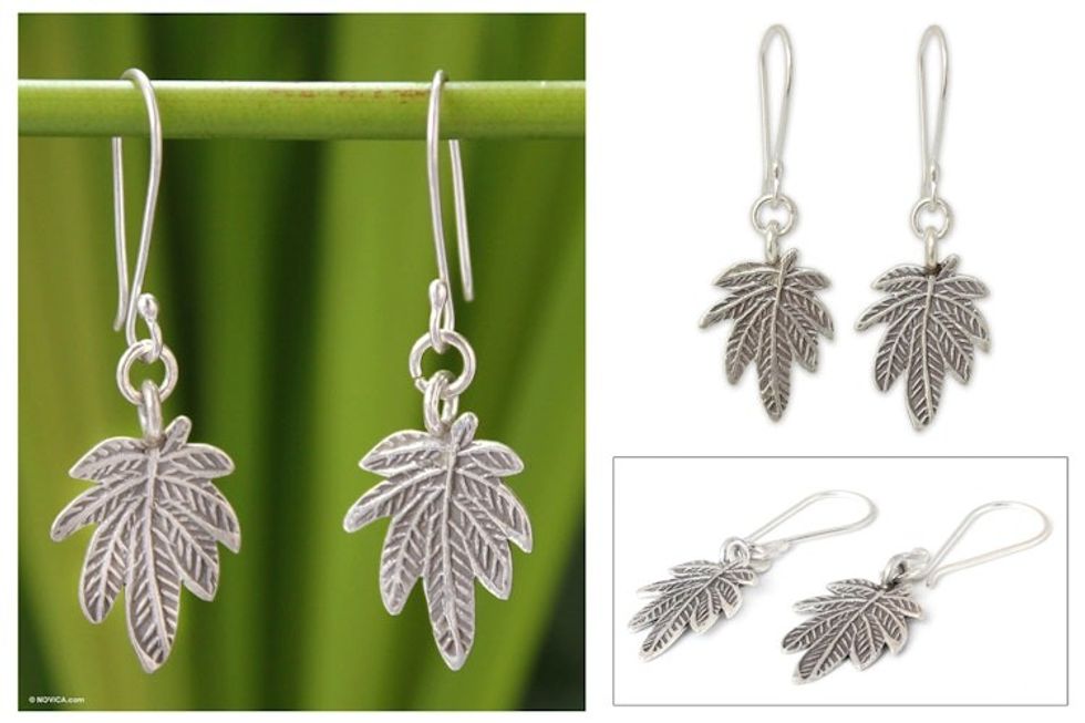Silver dangle earrings 'Glamorous Leaf'