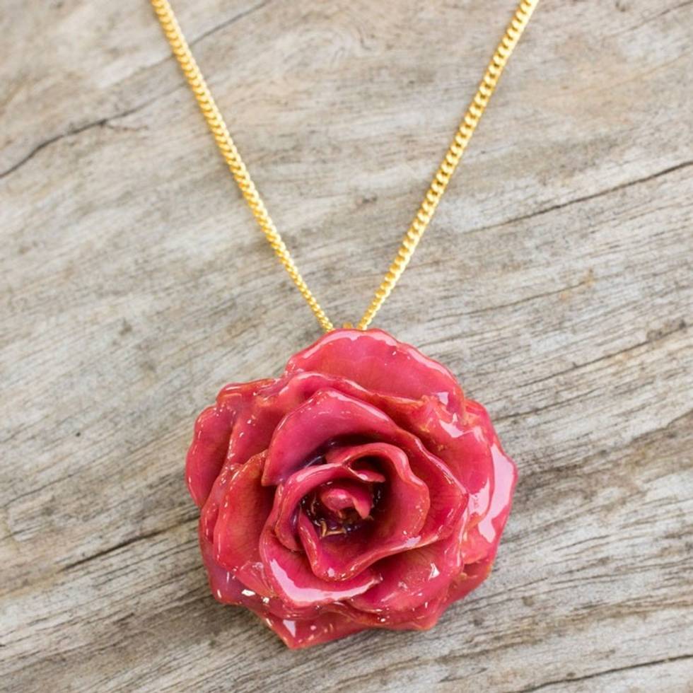Handcrafted Natural Flower Pendant Necklace 'Sweet Pink'