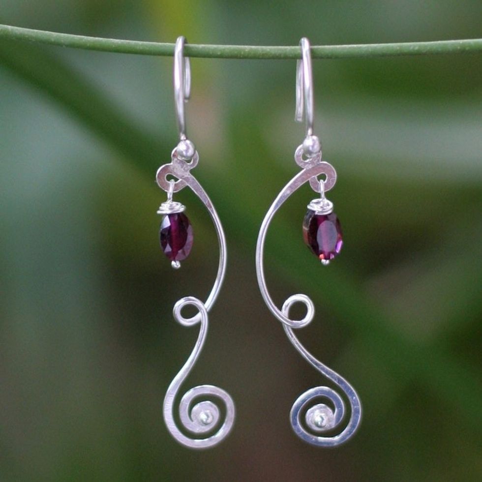 Garnet dangle earrings 'Thai Ribbons'