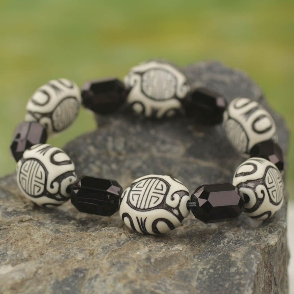 Hand Crafted Recycled Plastic Beaded Stretch Bracelet 'Rustic Glory'