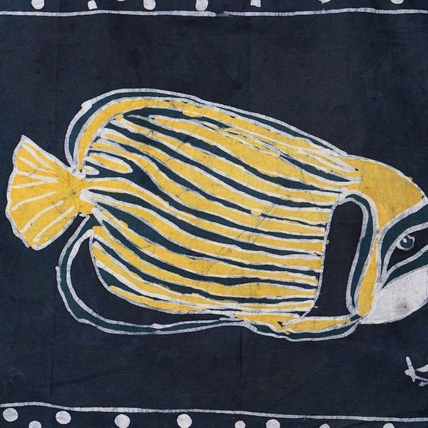 Alternate image for Handcrafted Cotton Wall Hanging of Fish in Black and Yellow Night Bubbles