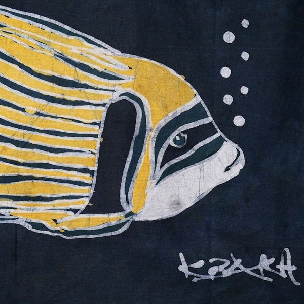 Alternate image for Handcrafted Cotton Wall Hanging of Fish in Black and Yellow Night Bubbles