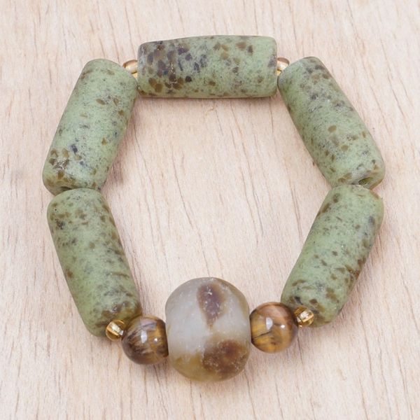 Alternate image for Handcrafted Green Recycled Glass and Agate Beaded Bracelet Green Honor