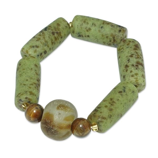 Alternate image for Handcrafted Green Recycled Glass and Agate Beaded Bracelet Green Honor