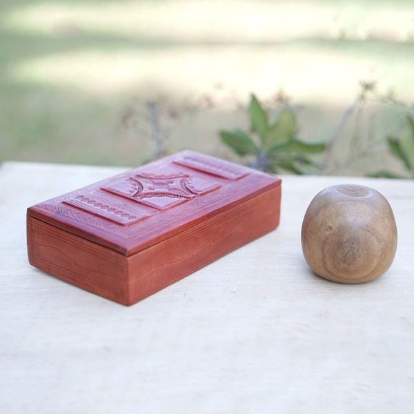 Alternate image for Traditional Handcrafted Leather and Sese Wood Jewelry Box New Grandeur