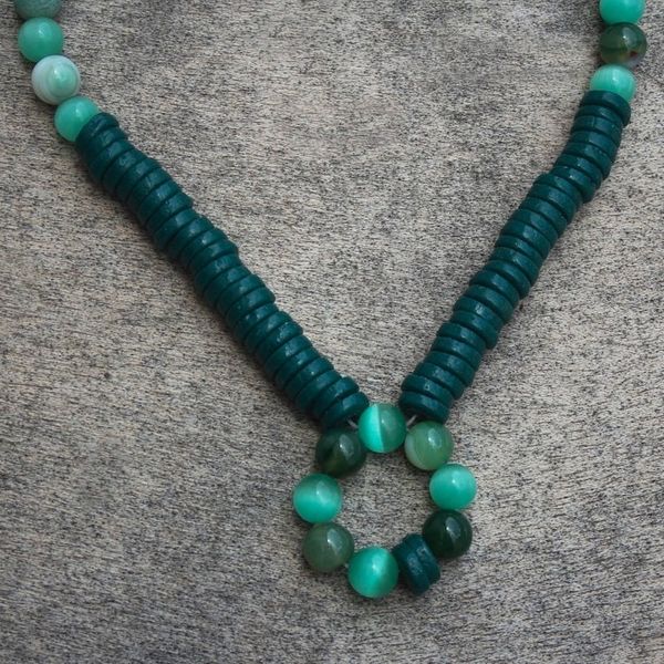Alternate image for Green Agate Cats Eye and Recycled Glass Bead Necklace Envy