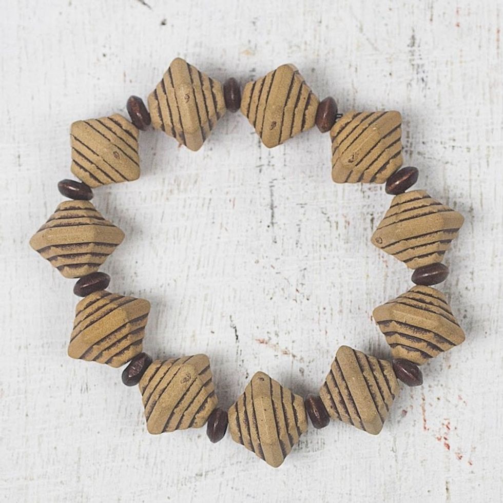 Pyramid-Shaped Wood and Recycled Plastic Stretch Bracelet 'Eco Pyramids'