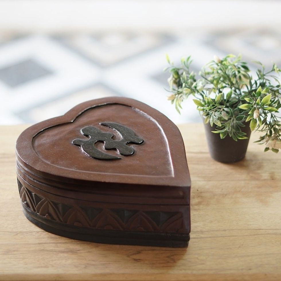Wood jewelry box 'African Heart'