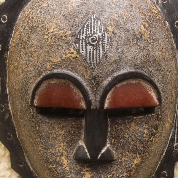 Alternate image for Nigerian wood mask Foreigner