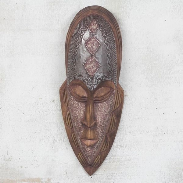 Alternate image for Hand Made African Wood Mask Successor