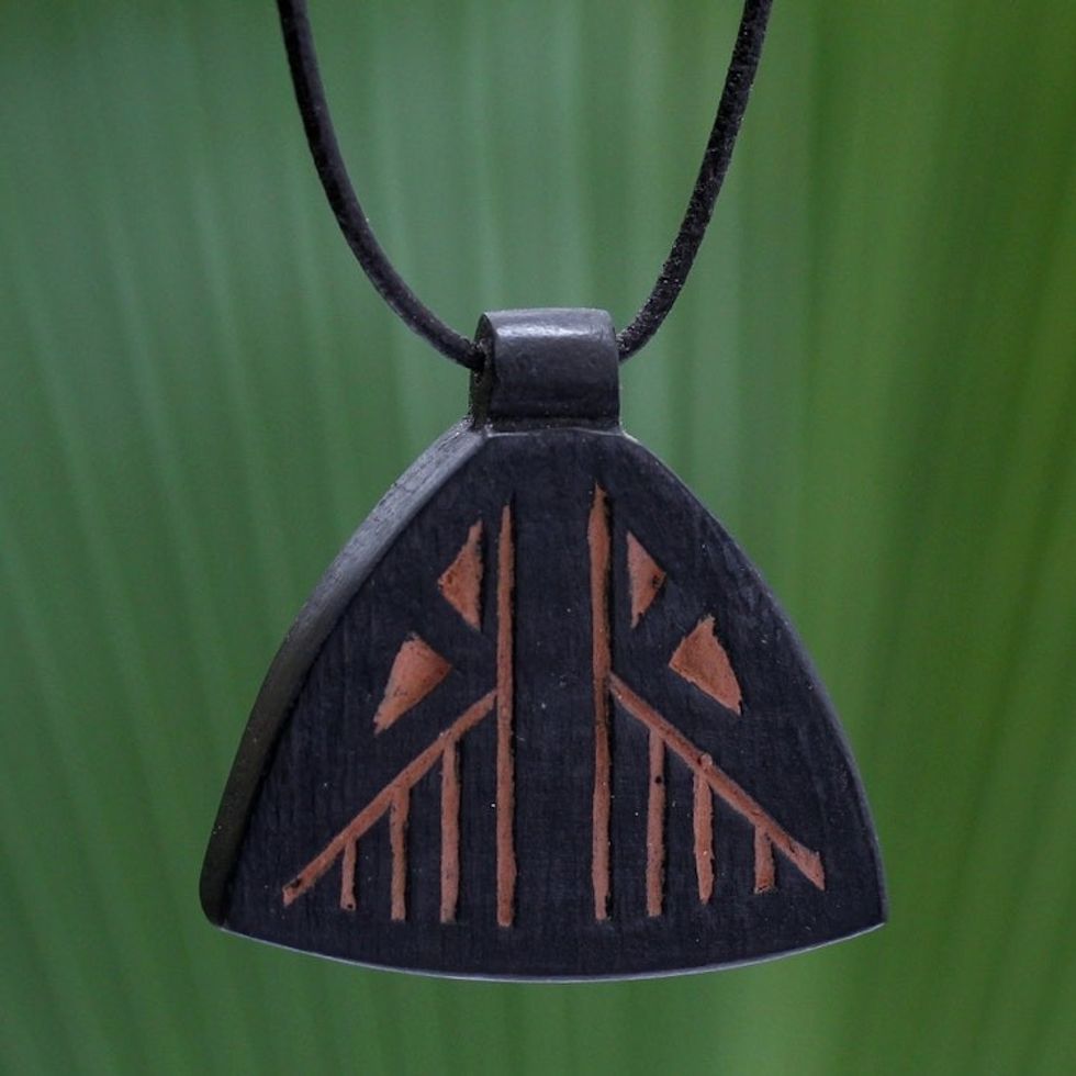 Teak Wood pendant necklace 'Mframadan'