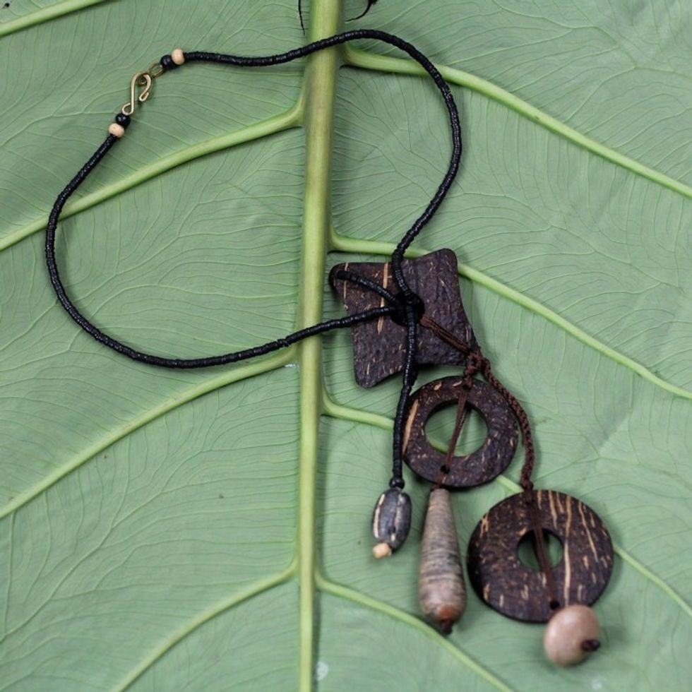 Coconut shell and soapstone Y-necklace 'Eclectic'