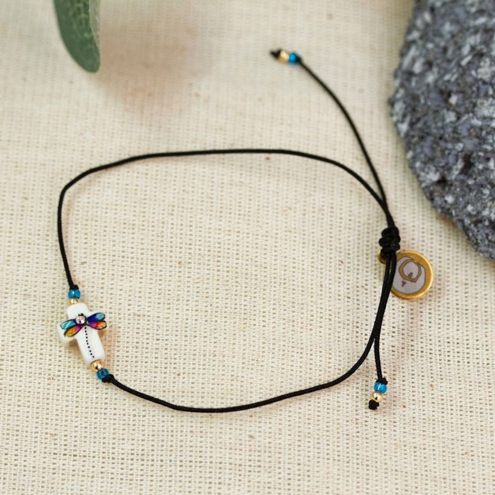 Painted Dragonfly-Themed Howlite Pendant Bracelet 'Faith in Change'