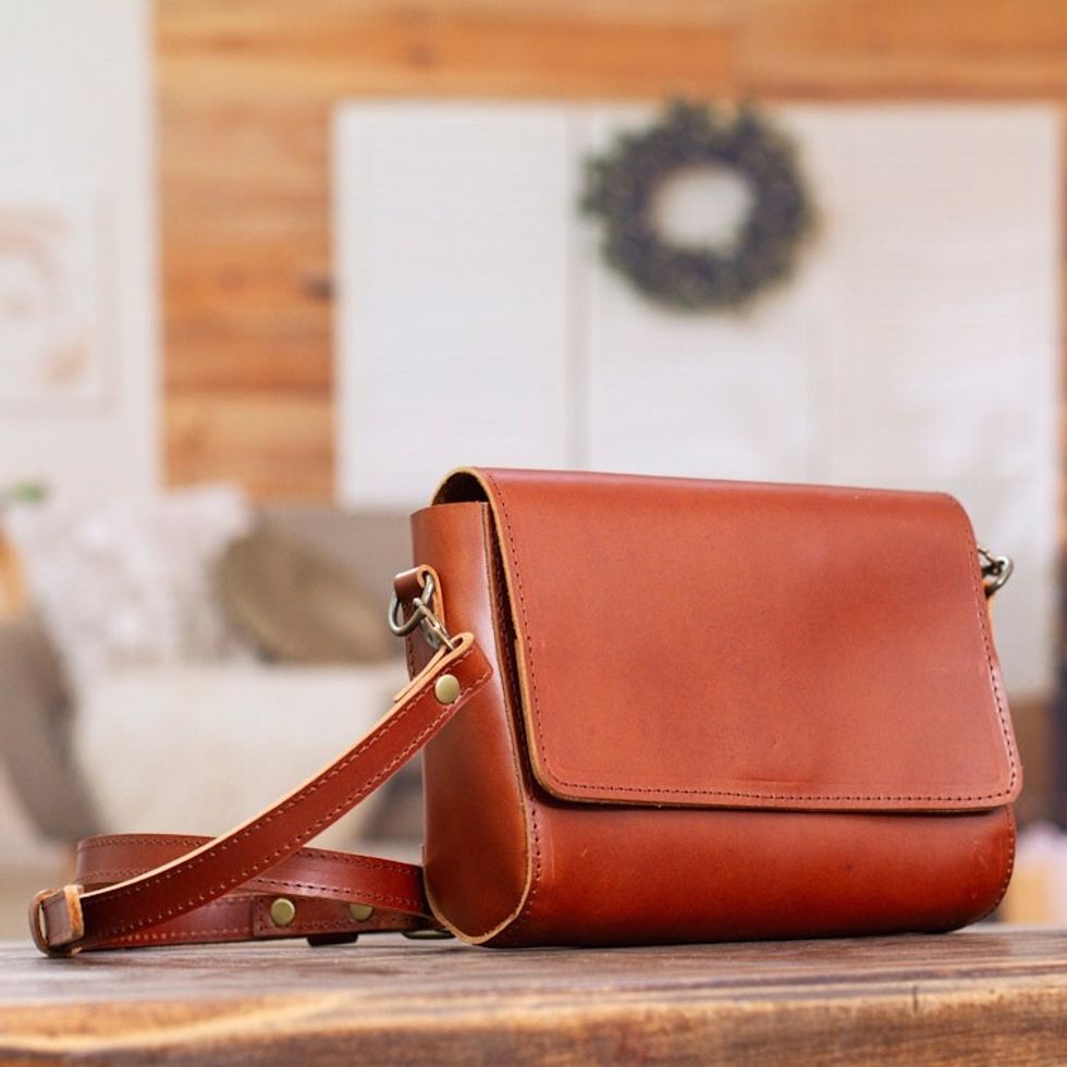 Redwood Leather Sling with Hidden Magnetic Closure 'Redwood Lady'