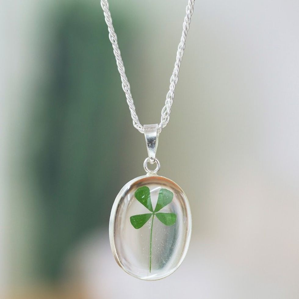 Oval Natural Clover Pendant Necklace from Mexico 'Clover Soul'