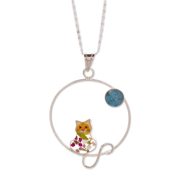 Alternate image for Moon and Cat-Themed Natural Flower Round Pendant Necklace Lunar Feline