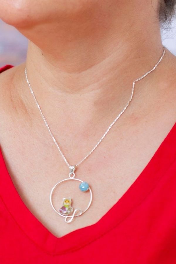 Alternate image for Moon and Cat-Themed Natural Flower Round Pendant Necklace Lunar Feline