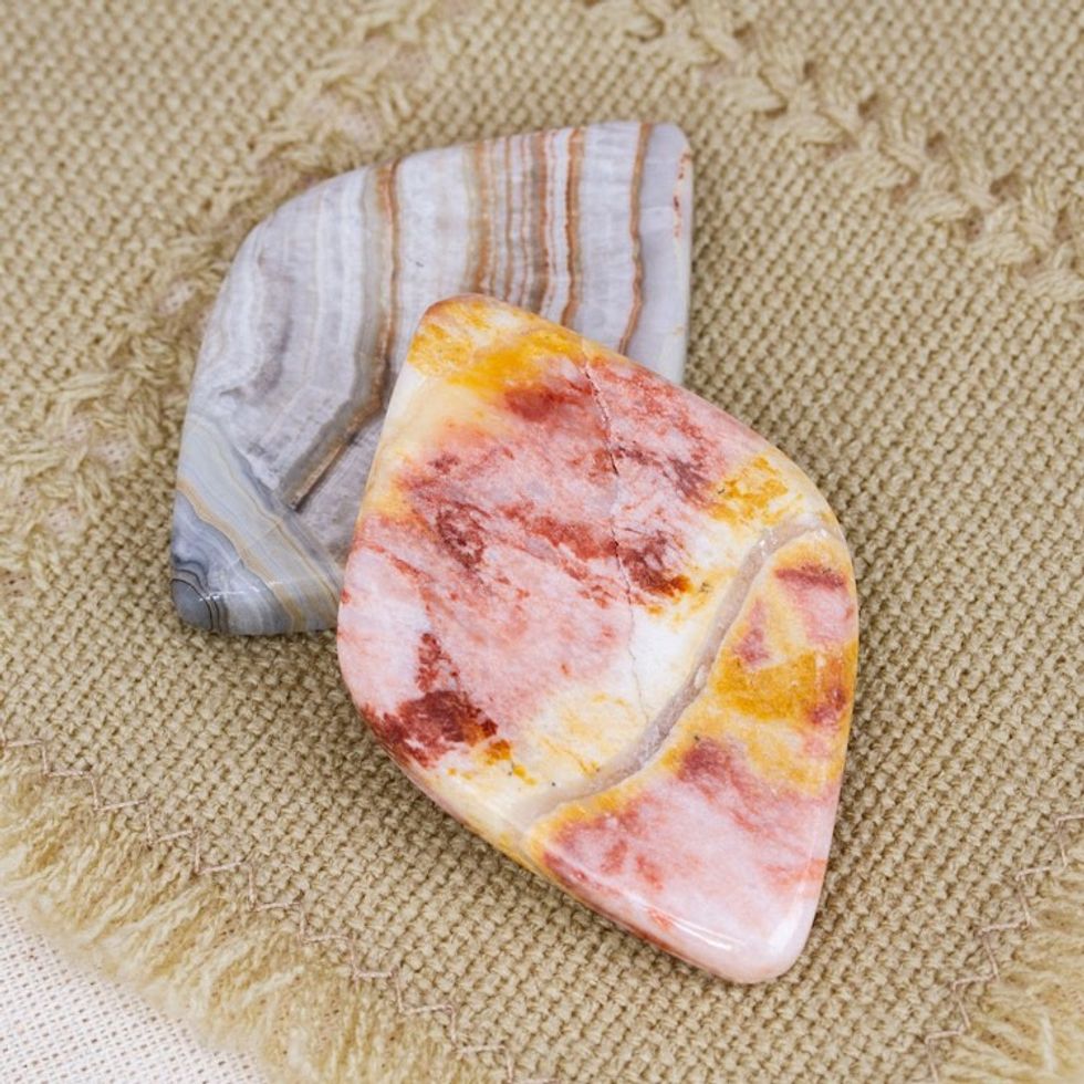 Set of 2 Handcrafted Diamond Marble Stress-Relieving Stones 'Relaxing Force'
