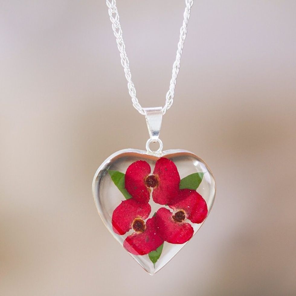 Heart-Shaped Natural Flower Pendant Necklace from Mexico 'Crown Heart'
