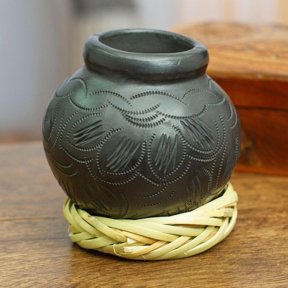 Barro Negro Black Ceramic Decorative Mini Vase 'Delightful Black'